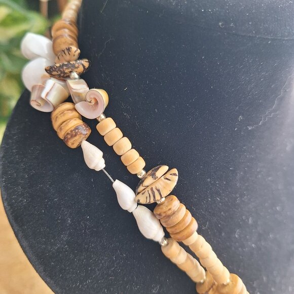 Multistrand Beaded Necklace Sea Shells Wood Beads Long 30 Inch Nautical Tropical - Picture 5 of 6